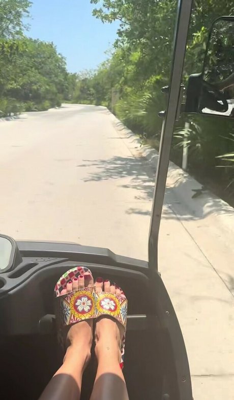 Ester Exposito 美しい女優 画像