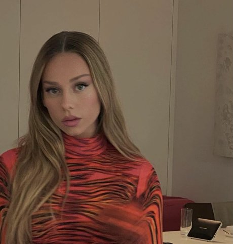 Ester Exposito ポルノスター ギャラリー