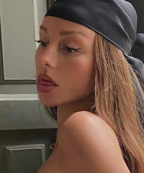 Ester Exposito セクシー女優 画像