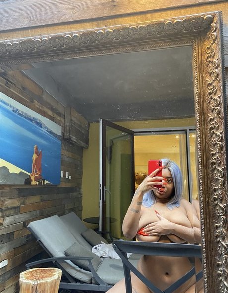 Nevvycakes セクシーなスター 写真