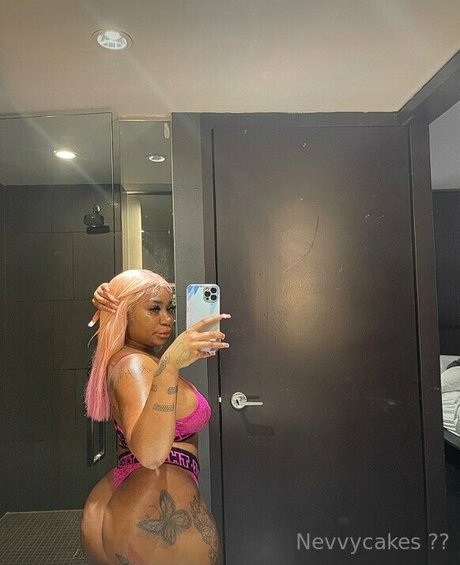 バン・オンリーファンズ ポルノ ギャラリー