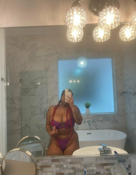 asmr ジンジャー オンリーファンズ ポルノグラフィック 画像