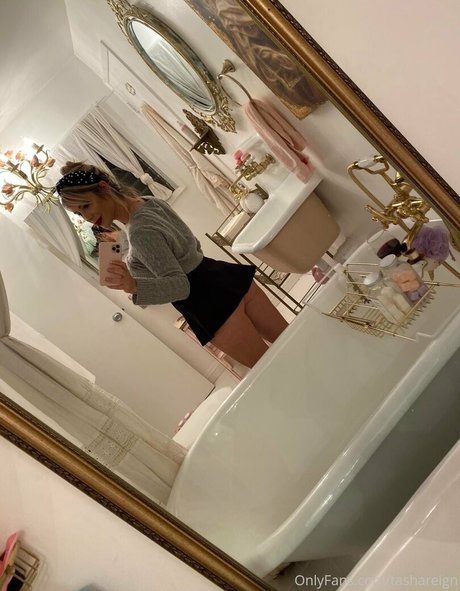 大きなプッシー唇オンリーファンズ ヌード アーカイブ