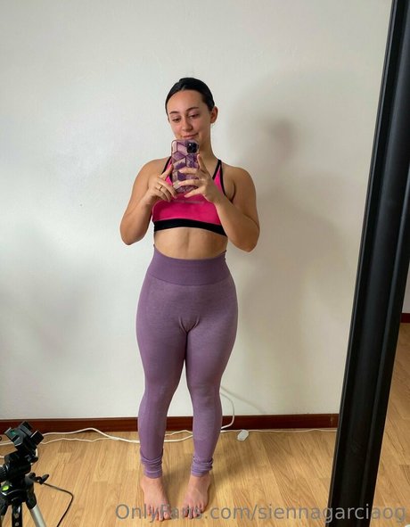 siennagarciaog ポルノスター 画像