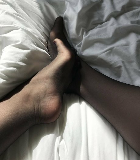 flotudor ヌード女優 写真