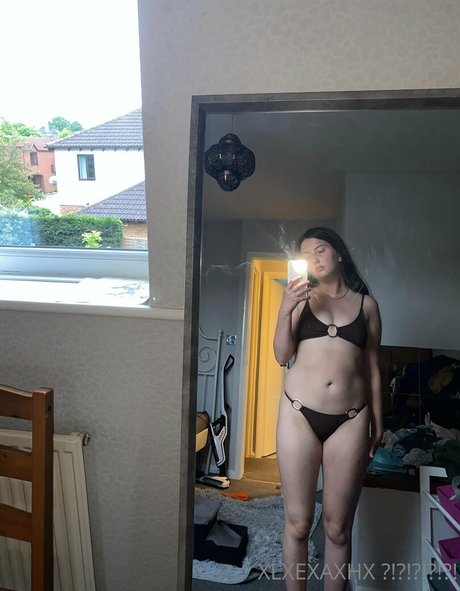 乳首 オンリーファンズ ホットヌード 写真