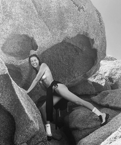 オンリーファンズの動画 アート裸 写真