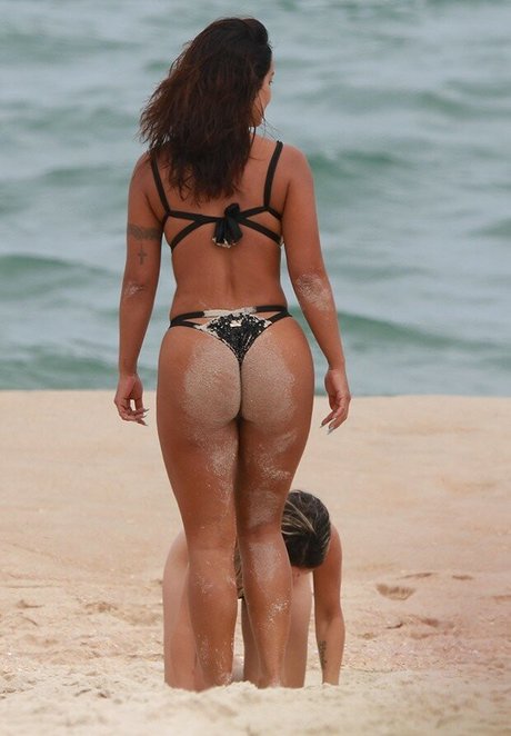 エボニートップオンリーファン セクシー 画像