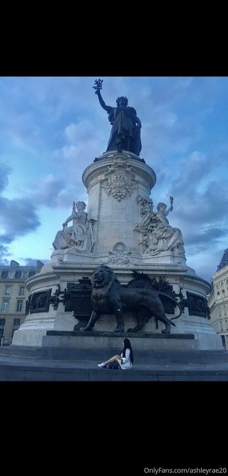 黒檀ペッギングオンリーファンズ セクシーヌード 画像