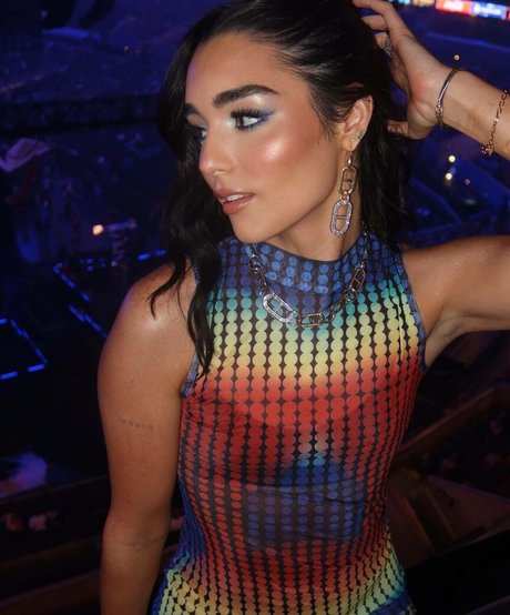 Indiana Massara ヌードスター 写真