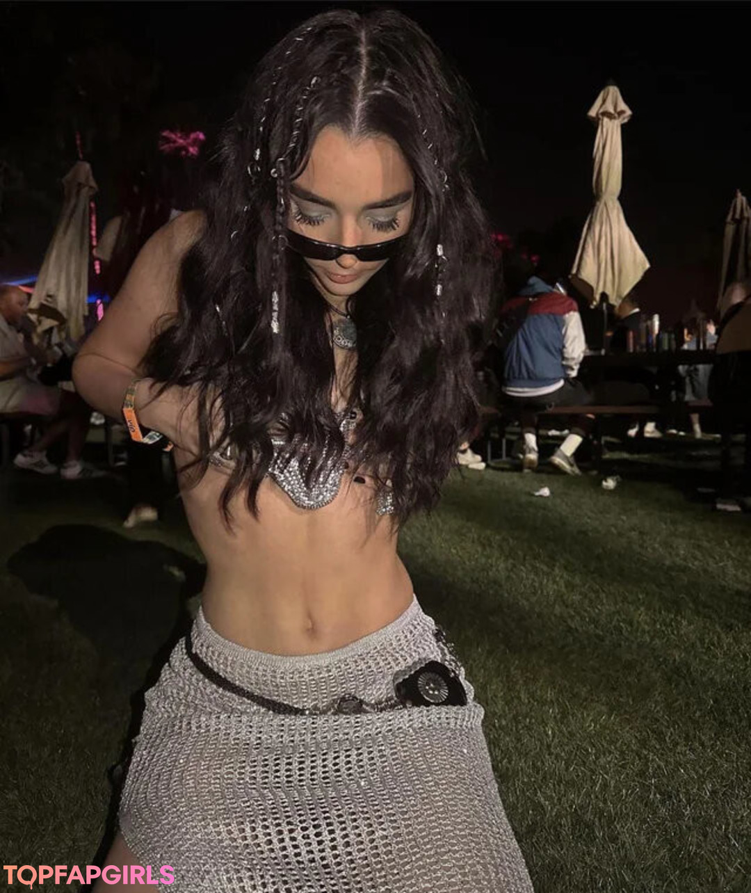 フィットネス熟女オンリーファンズ アートヌード 画像