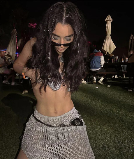 フィットネス熟女オンリーファンズ アートヌード 画像