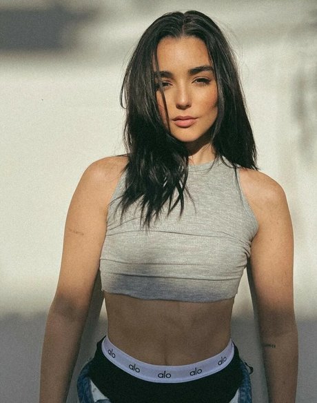 Indiana Massara ポルノスター 無料 画像