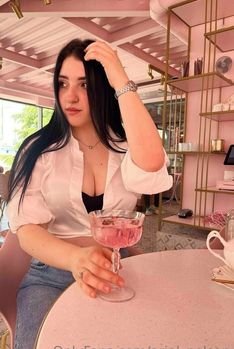 ariel nelson ヌードのポルノスター 写真