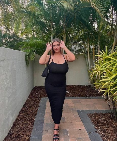 太ったお母さんオンリーファンズ ホット裸 写真