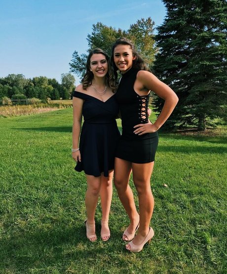 金髪のホットな妻オンリーファンズ 可愛い 写真