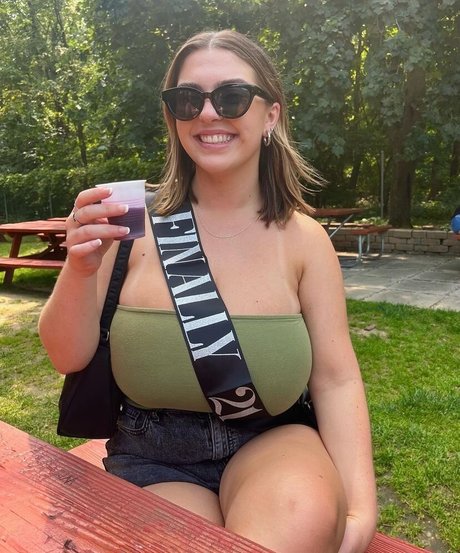 金髪の小人オンリーファンズ アダルト無料 画像