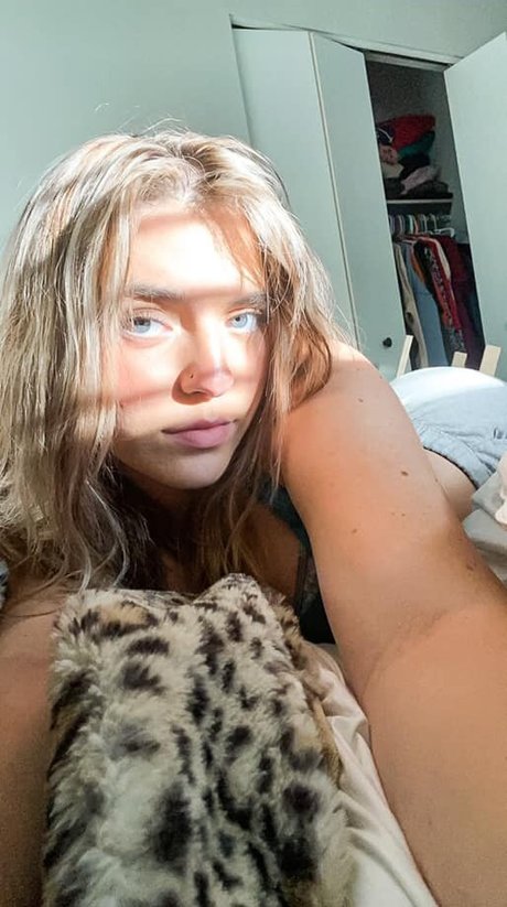 Sierra Bellingar 写真集