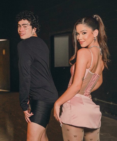 tiliaoficial アート女優 ギャラリー