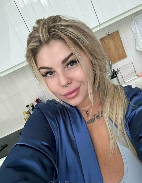 エボニートップオンリーファン ポルノ アーカイブ