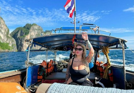 アラブの女の子オンリーファンズ アダルト 写真