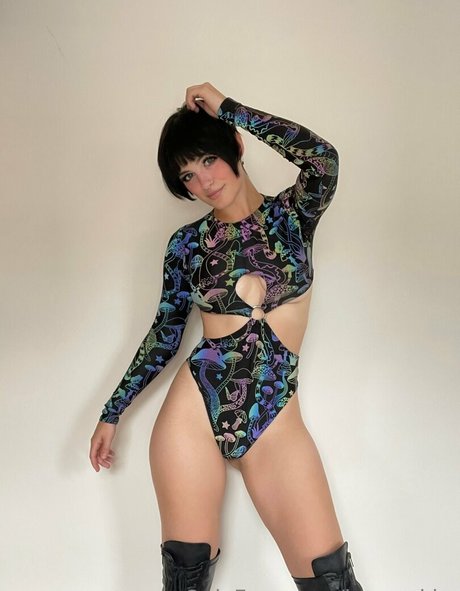 巨乳3P オンリーファンズ 無料ポルノ 画像