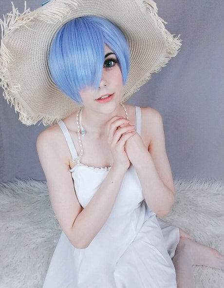 曲線美のブロンドオンリーファンズ xxx 写真