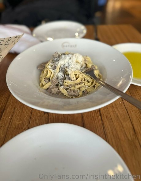 irisinthekitchen 独占ポルノスター 写真