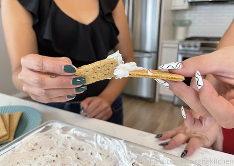 irisinthekitchen エロティックモデル 写真