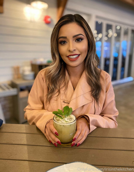 ティーンランジェリーオンリーファンズ ポルノグラフィック ギャラリー