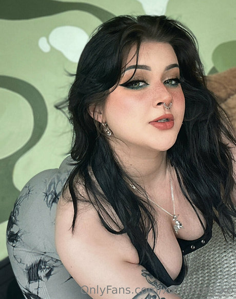 xo lilhuni xo ポルノスター 裸 写真