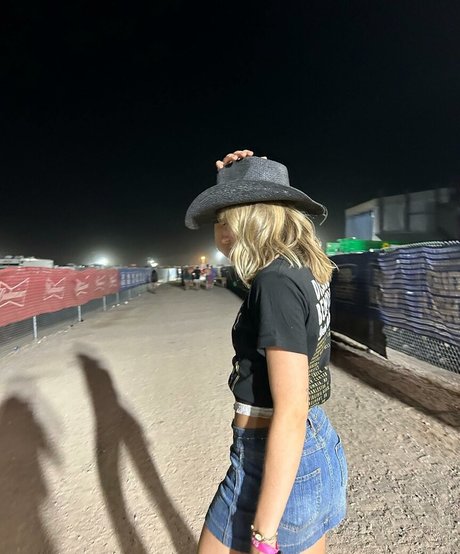 バニープリンセスオンリーファンズ セクシーヌード 画像