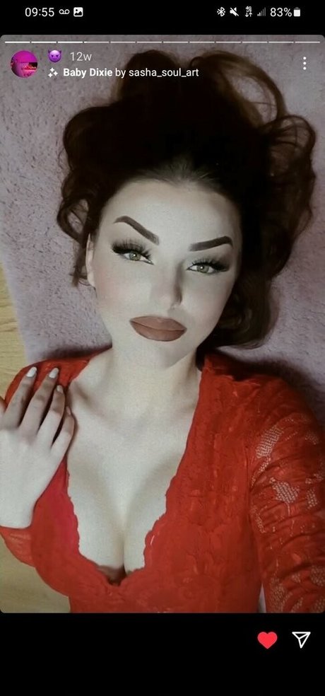 Kladuscanke 素敵なポルノスター 写真