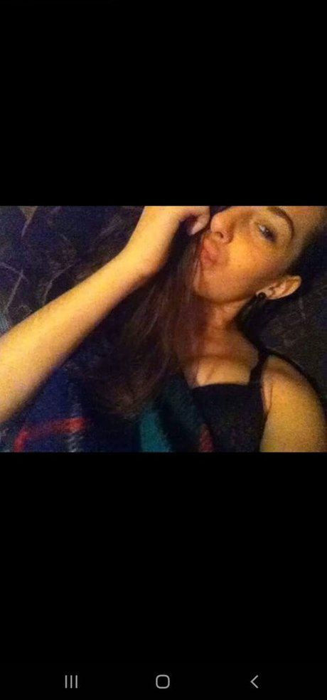 Kladuscanke セクシー女優 画像