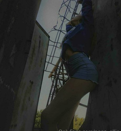 anna ellie ポルノスター ヌード 画像