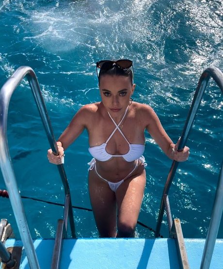 ellenofficial ポルノ女優 写真