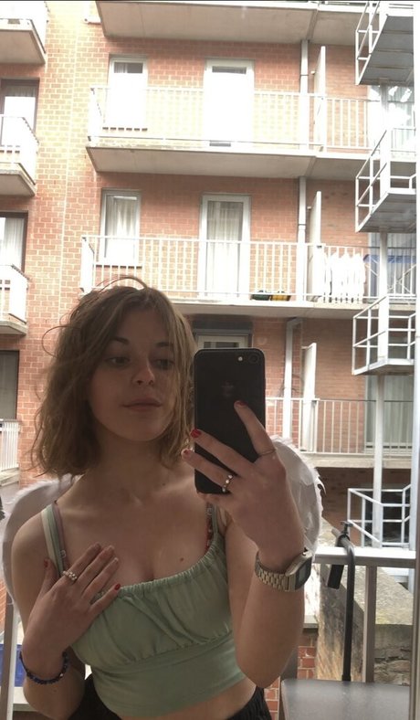 ellenofficial ヌードスター 写真