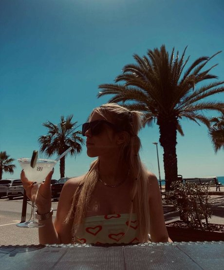 ellenofficial ポルノモデル 写真