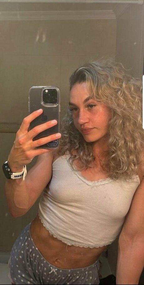 Holly Mills トップスター 写真