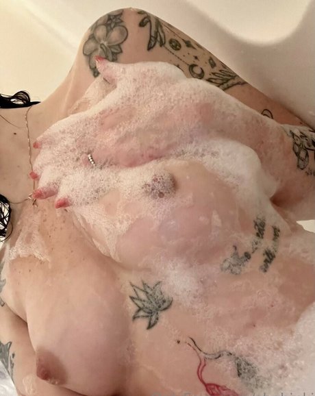 Shabinki 裸の女優 写真