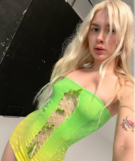 ミラーセルフィーオンリーファンズ 無料ポルノ 写真