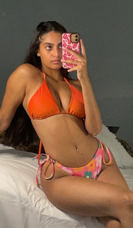 Happy Barot ポルノスター 画像