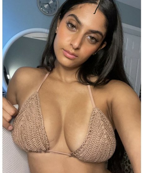 パンツを食い込ませるオンリーファンズ トップ 写真