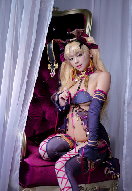 ritheania c セクシーモデル 写真