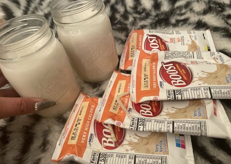 ぽっちゃりブロンドのオンリーファンズ セクシーヌード ギャラリー