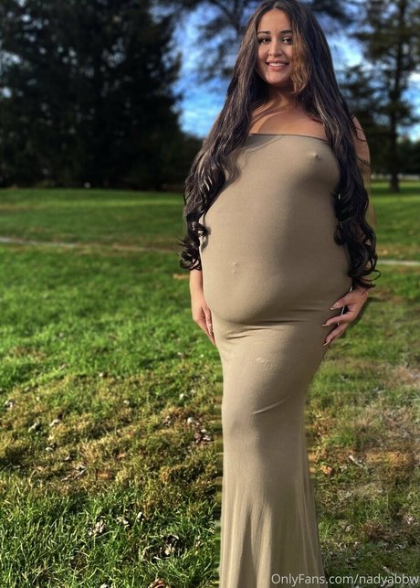 心理学者オンリーファンズ ホット裸 画像