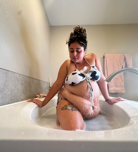 nadyabbw ポルノスター 画像