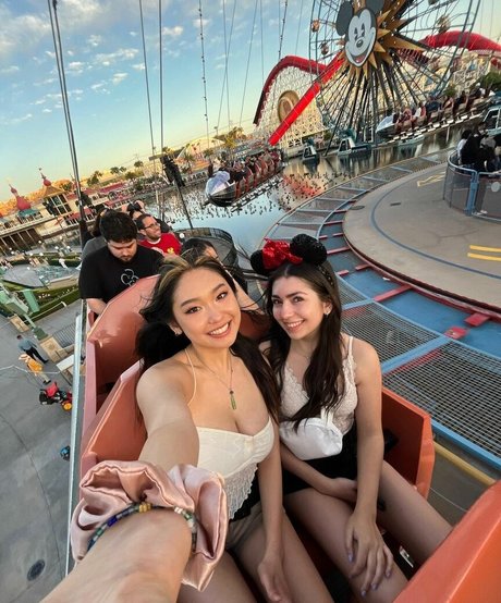 金髪の顔射オンリーファンズ エロチック 写真