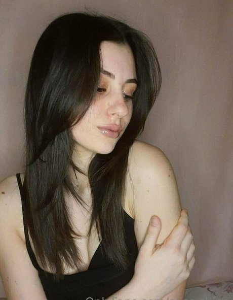 黒髪の熟女オンリーファンズ 無料セックス 画像