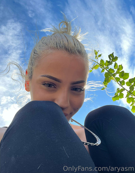 aryasm ポルノスター 裸 写真